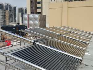 學生宿舍太陽能熱水器施工現場實拍4